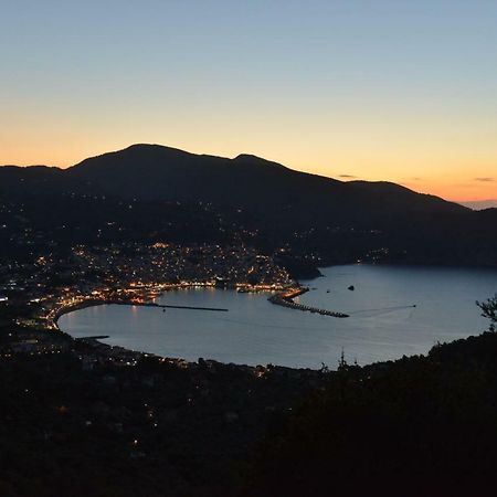Villa Kalypso And Villa Kirki Skopelos stad Exteriör bild